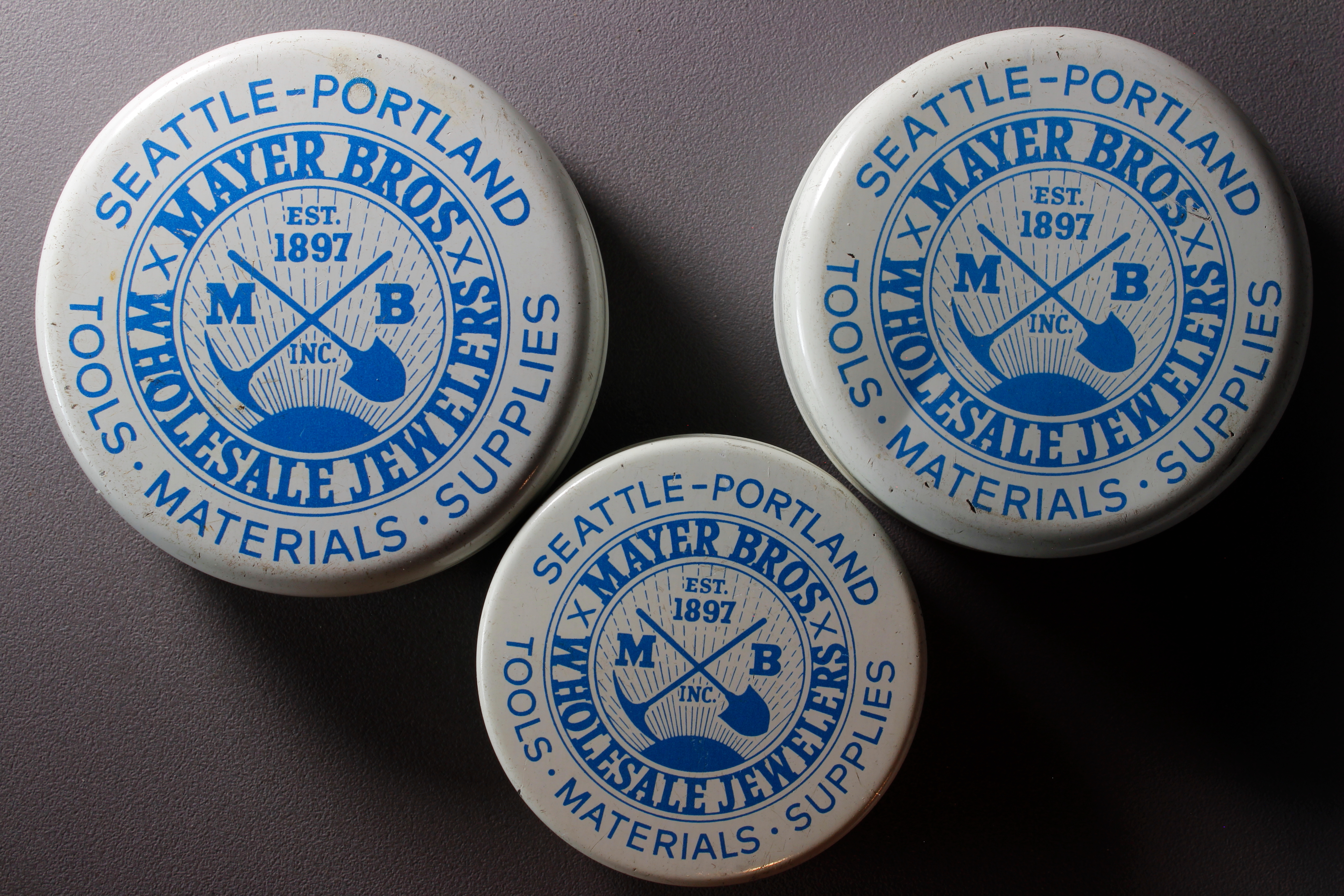 HK-353 ERA 1909 Era Mayer Brothers aluminum coin cases