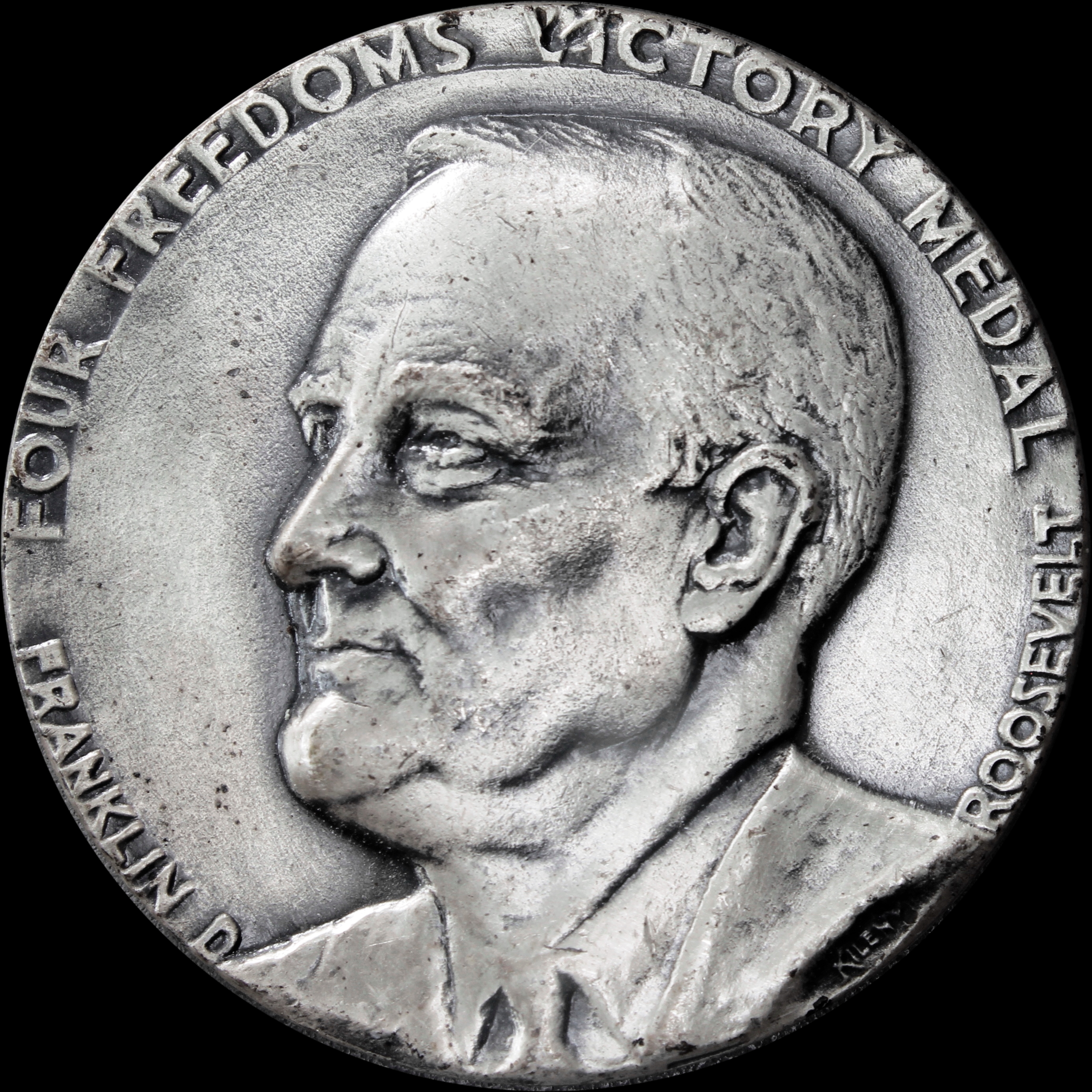 HK-911 1945 Roosevelt Four Freedoms Silver Victory Medal SCD